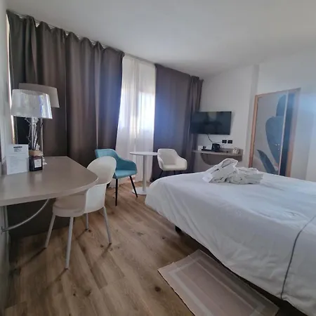 Hotel Logonovo 3*