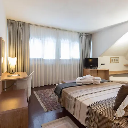 Hotel Logonovo 3*