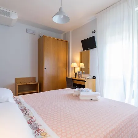 Hotel Logonovo 3*