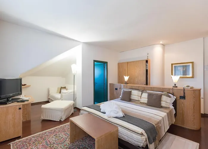 洛根诺沃酒店 酒店 3*